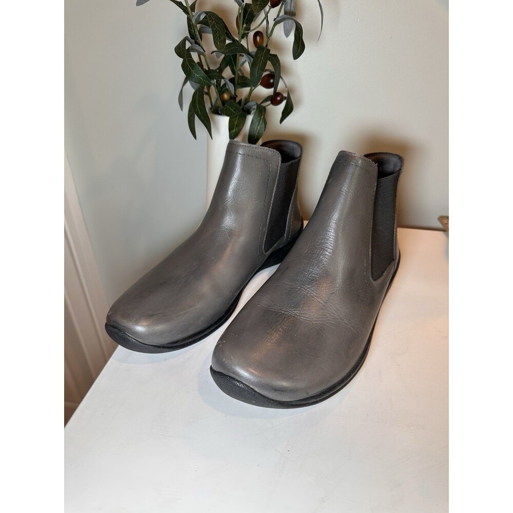 David Tate Space Grey Leather Chelsea Ankle Boots Slip-On Booties Size 9.5